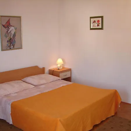 Eddie Apartment