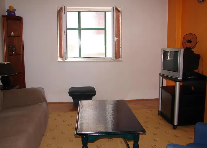 Eddie Apartman Baska Voda